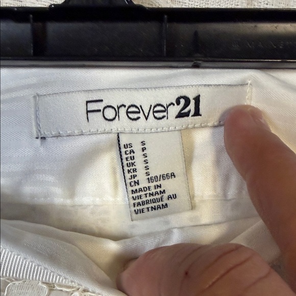 Forever 21 Cream Floral Crochet Pencil Skirt - Picture 2 of 3